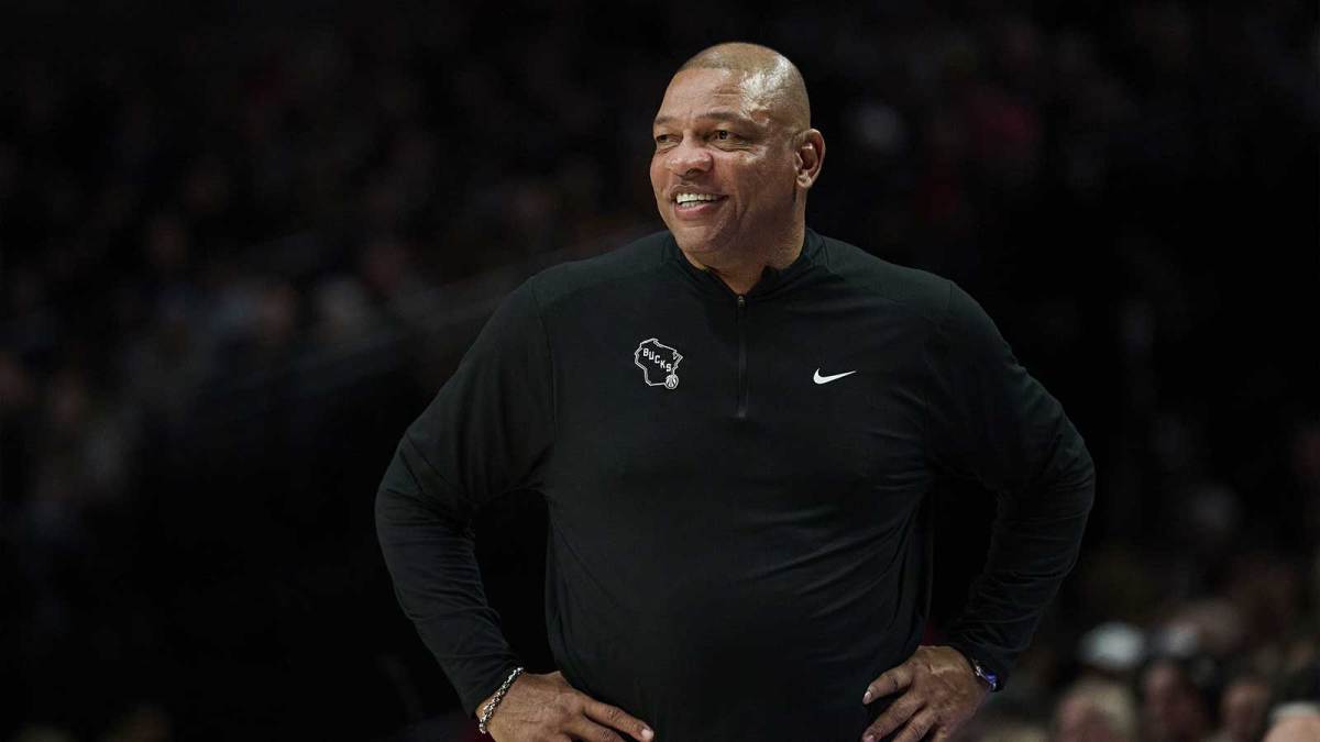 保利体育app下载-反应不一，道格·里弗斯入选名人堂引发NBA球迷争议